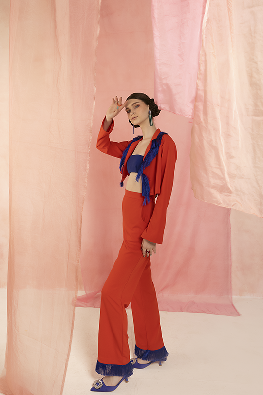 Pant suit with fringes