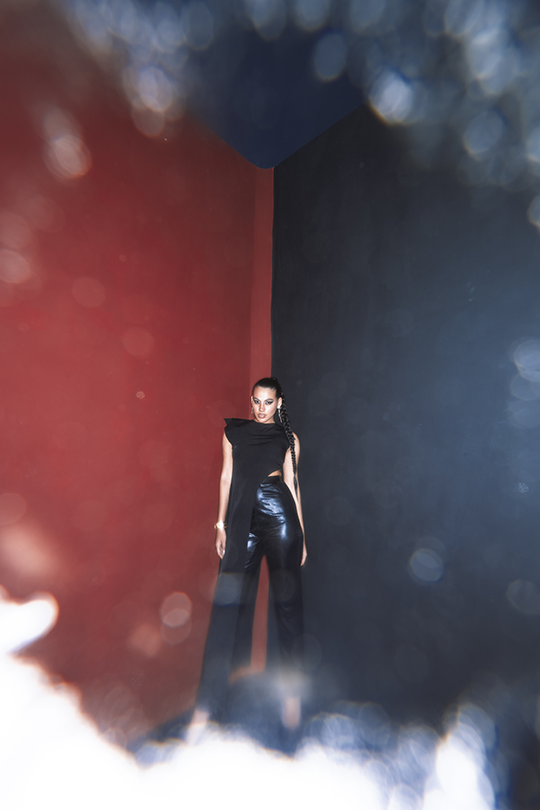 Asymmetrical top with pants
