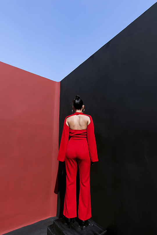 Jumpsuit with detachable sleeves