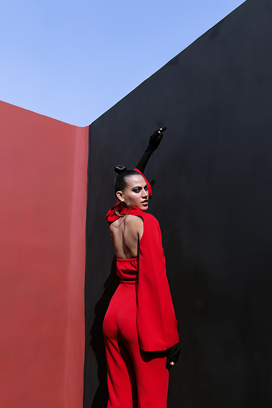 Jumpsuit with detachable sleeves