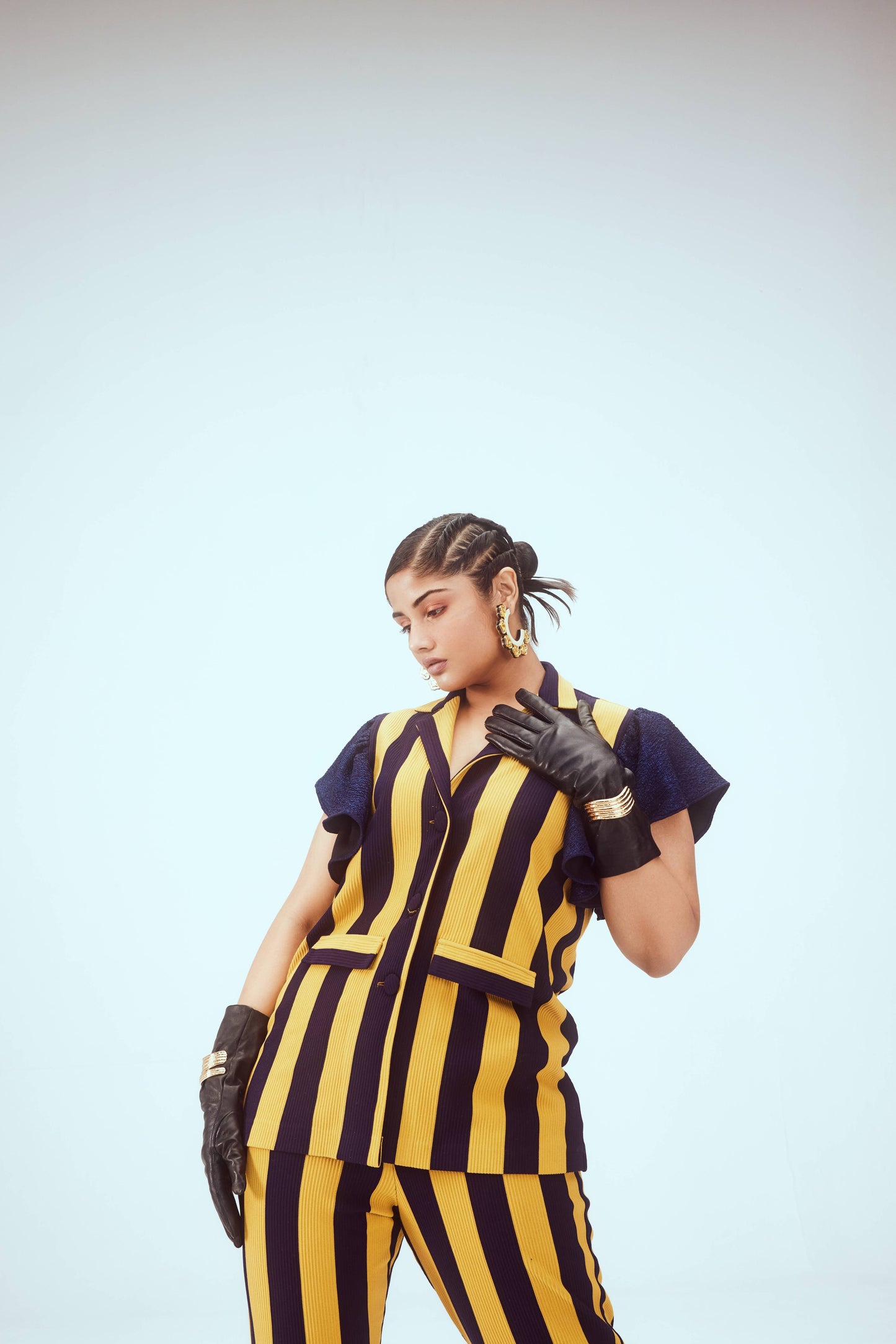Frill pant suit