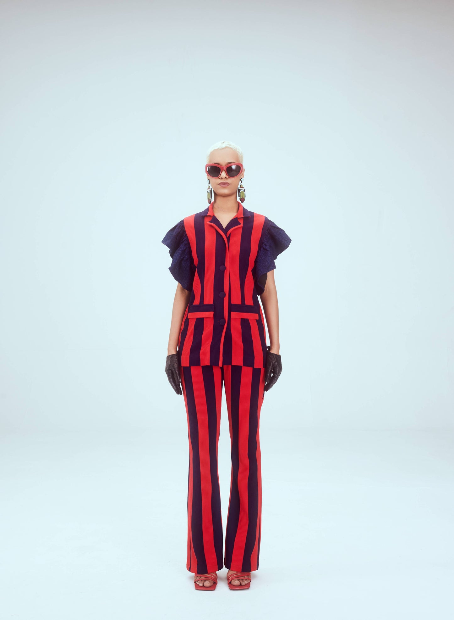 Frill pant suit