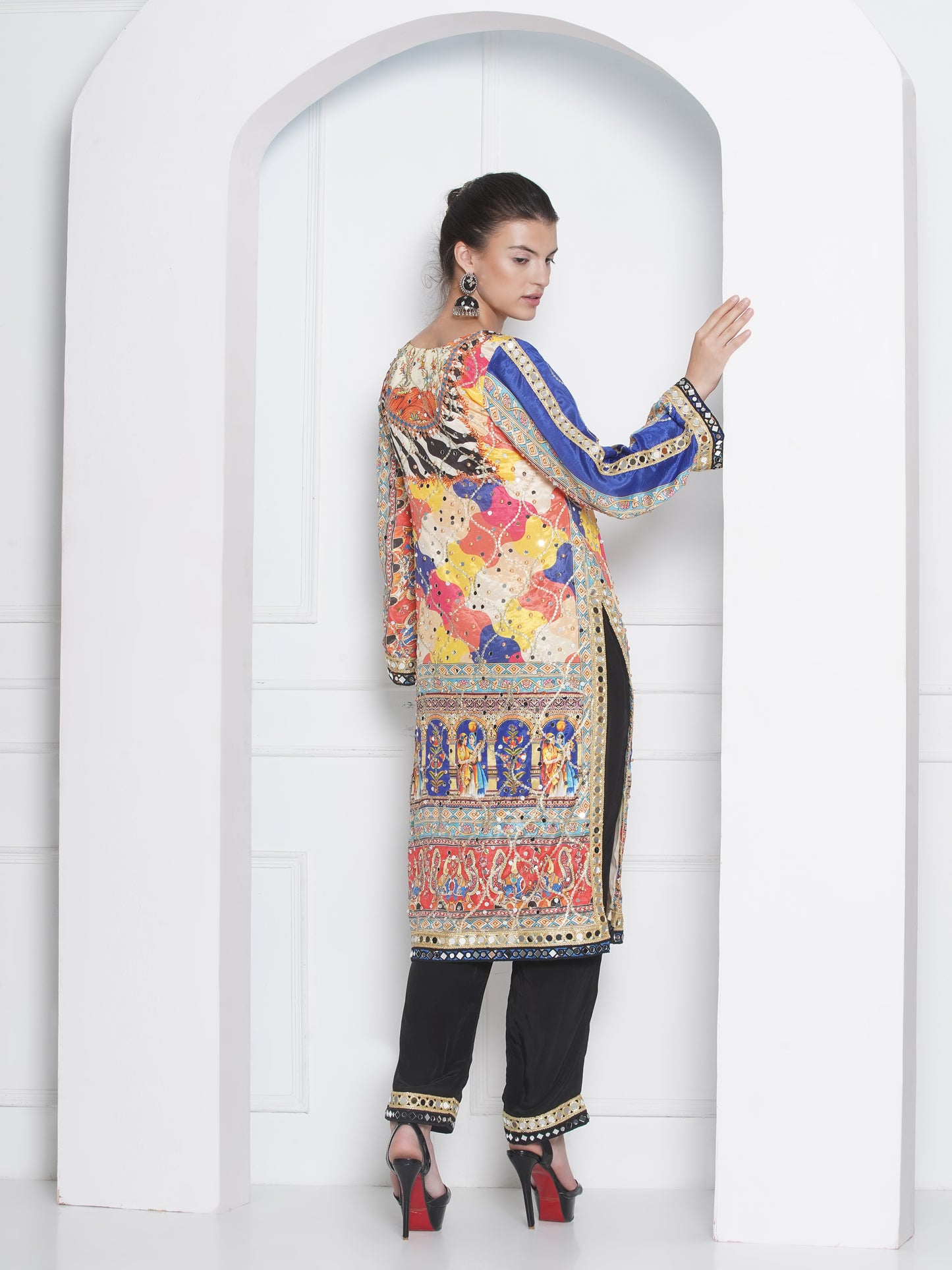 Abstract long suit set