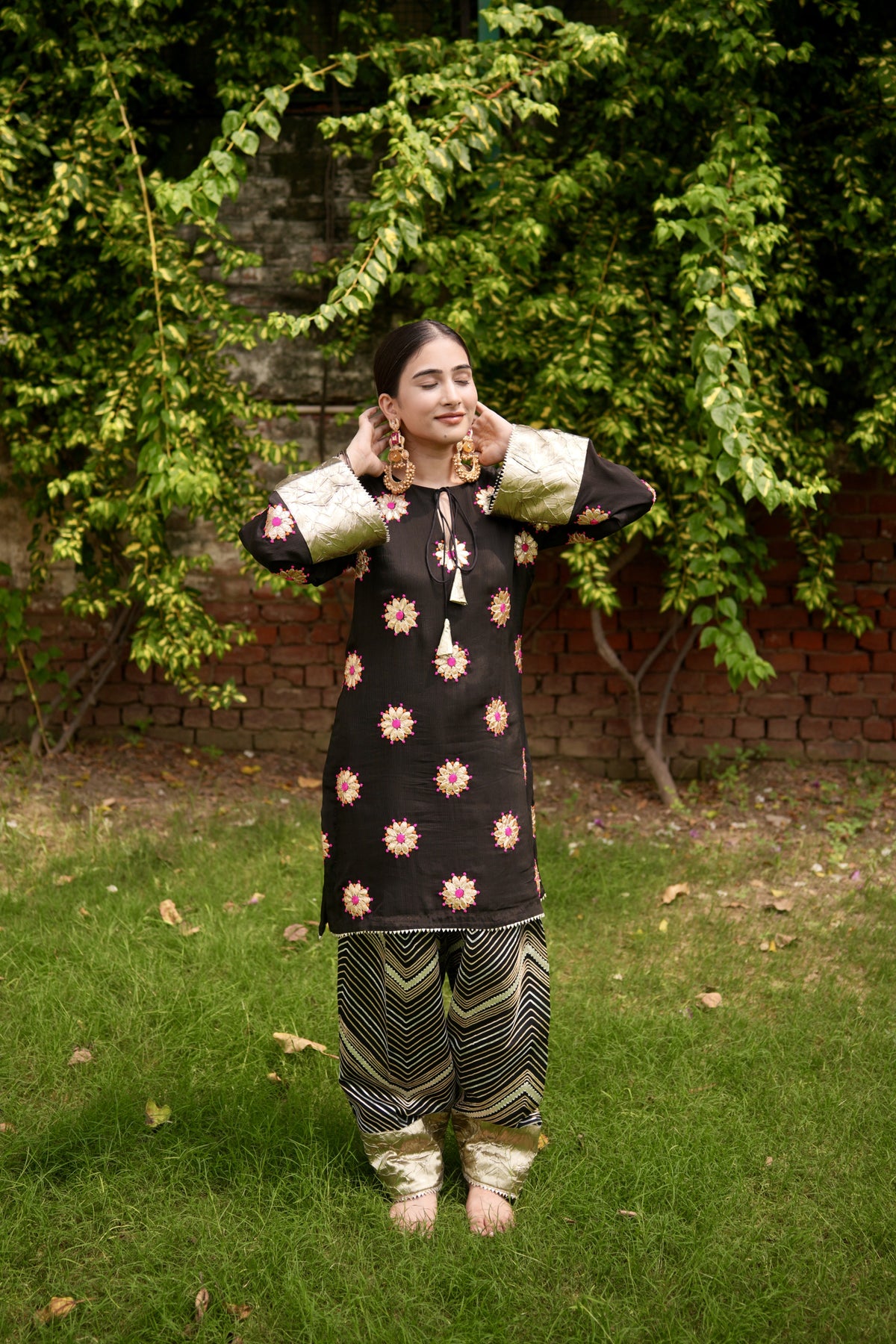 Raat Rani Set - Black