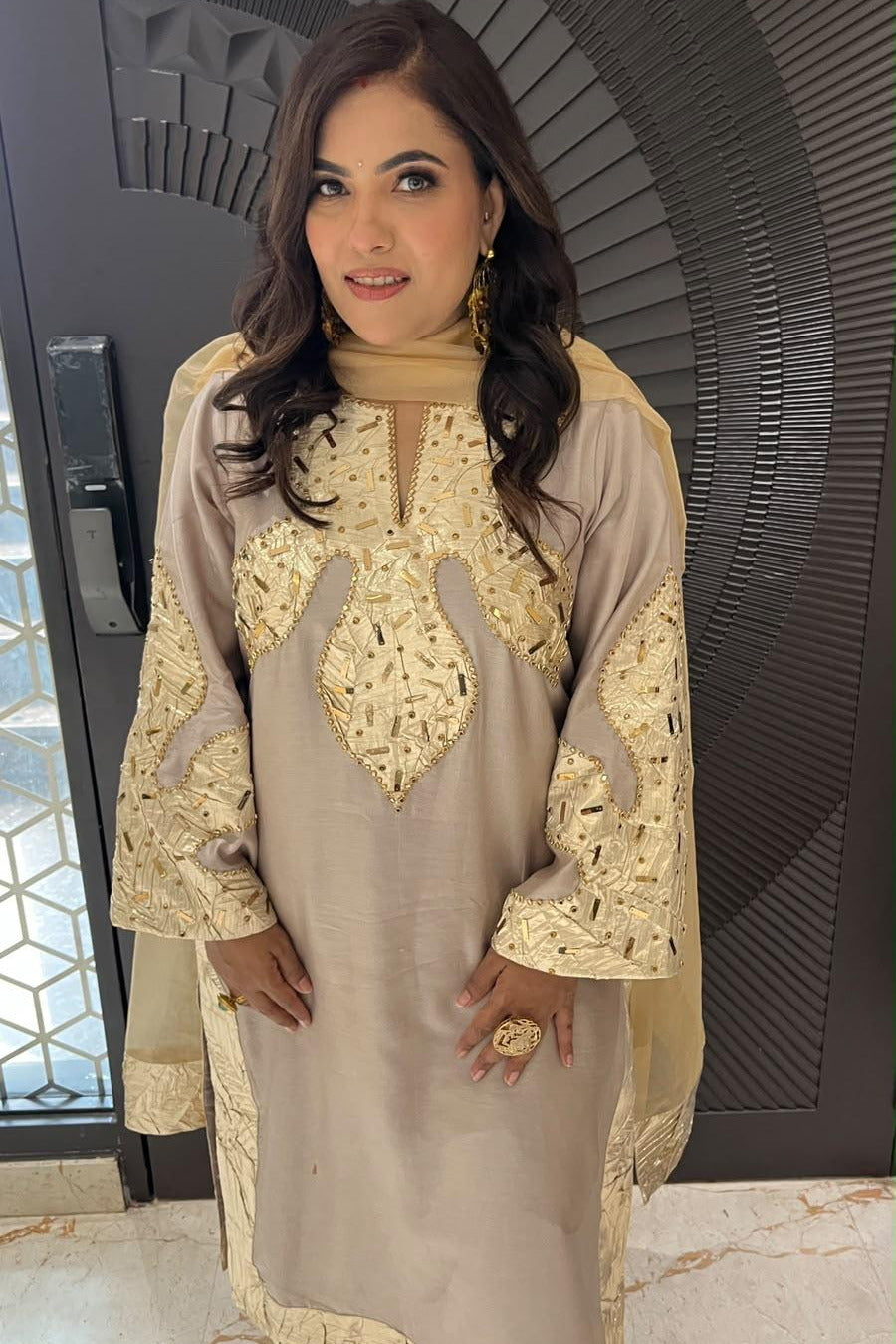 Kanchan Kurta Set - Beige Gold